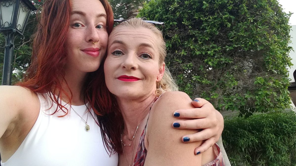 Skládal před matku zastřelené Elišky nože, píše se v obvinění expolicisty